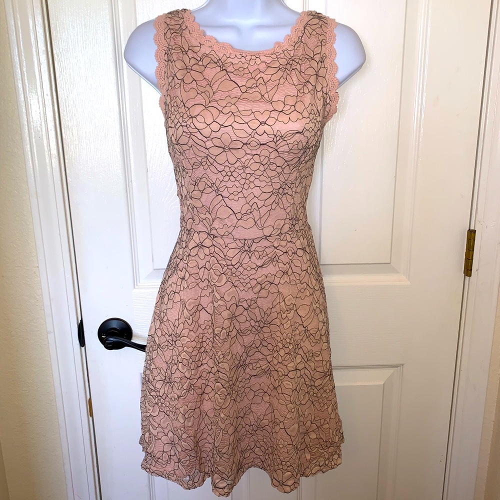 🌹New Kohls Lily Rose pink with black design skater dress